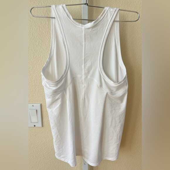 NWOT - Lululemon Essential Tank *Train in White - Size 4 - Picture 5 of 8